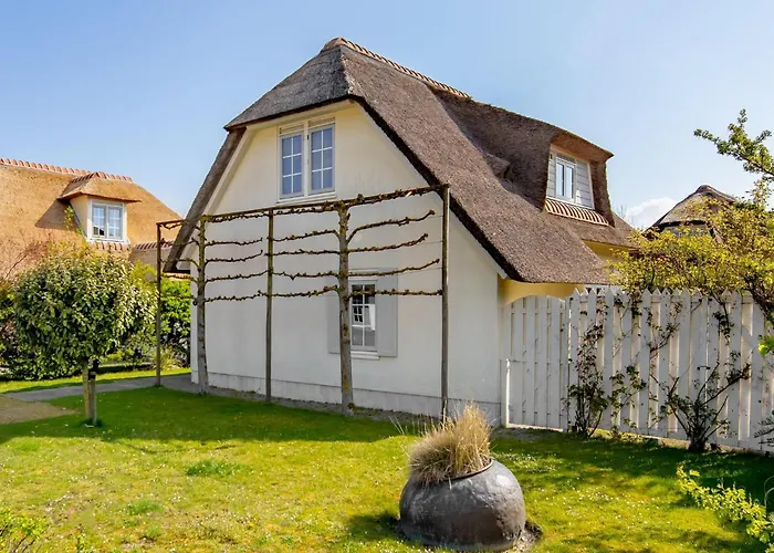 Detached Villa With Dishwasher, On A Holiday Park In Domburg, 1 Km From The Sea